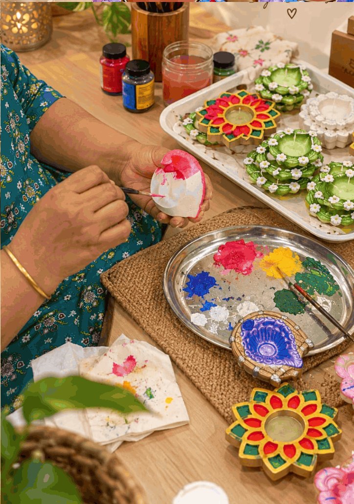 Hand-painting an Eco Casted piece in the ALCA BARA studio